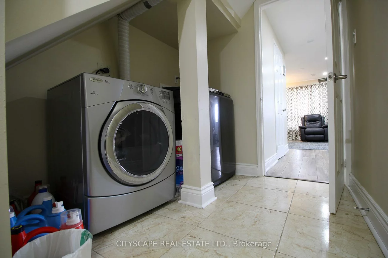 4712, Colombo, Churchill Meadows, Mississauga