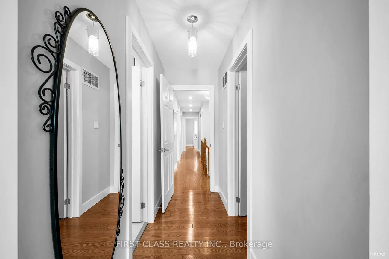 5893, Leeside, Central Erin Mills, Mississauga