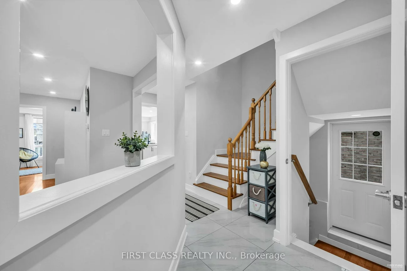 5893, Leeside, Central Erin Mills, Mississauga