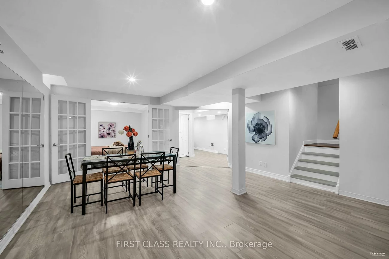 5893, Leeside, Central Erin Mills, Mississauga