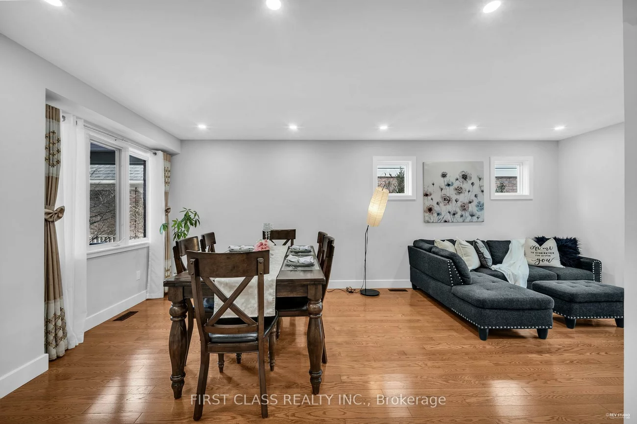 5893, Leeside, Central Erin Mills, Mississauga