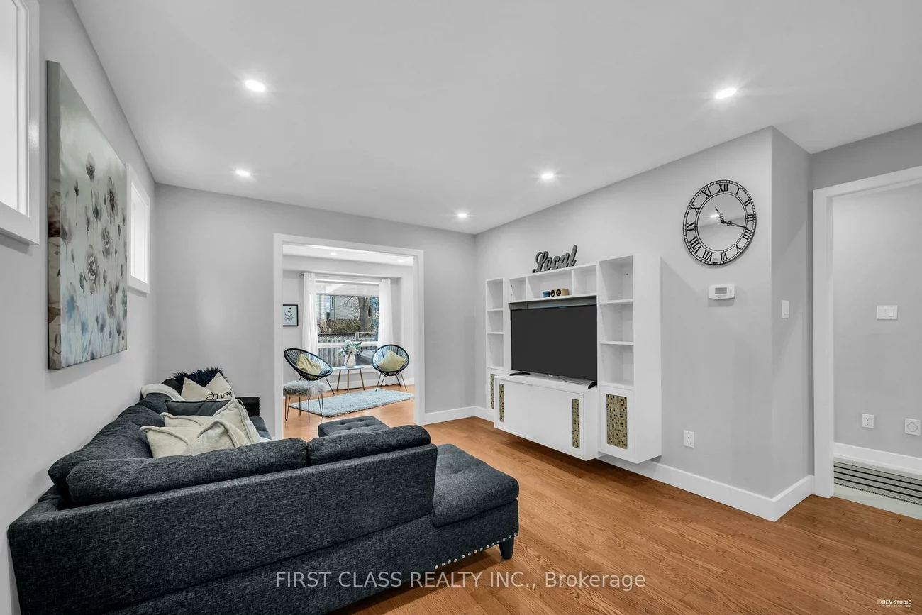 5893, Leeside, Central Erin Mills, Mississauga