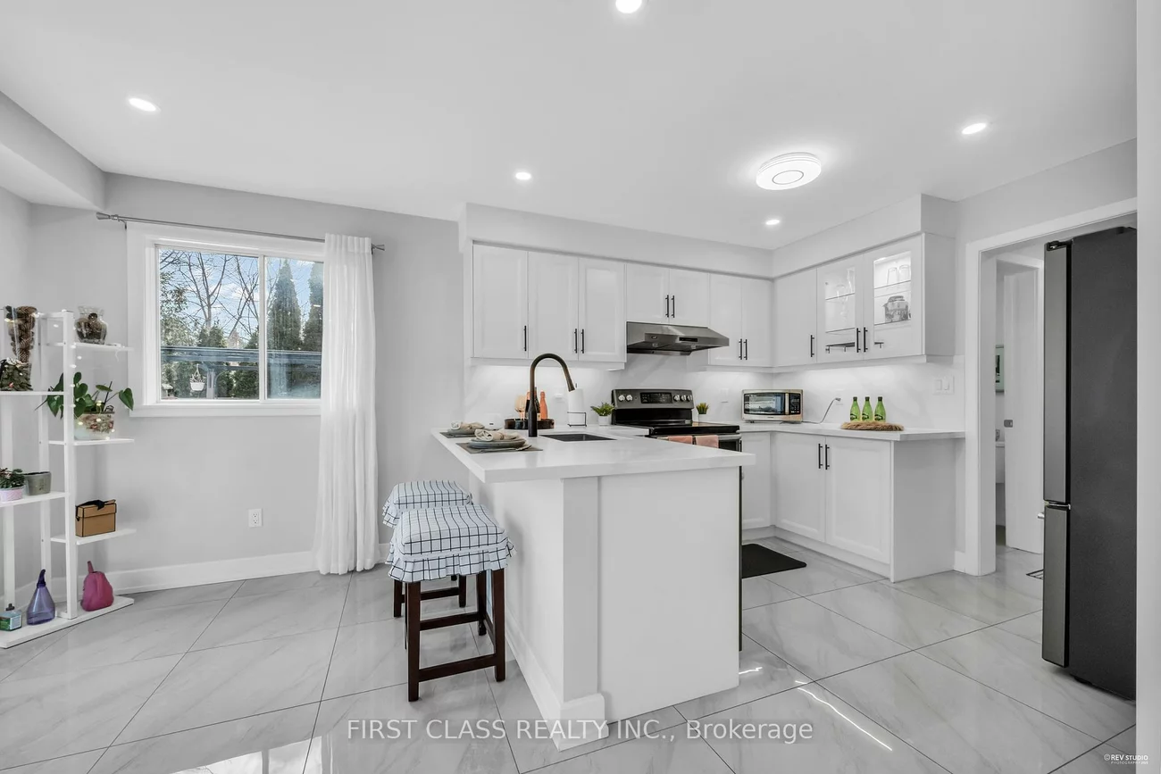5893, Leeside, Central Erin Mills, Mississauga