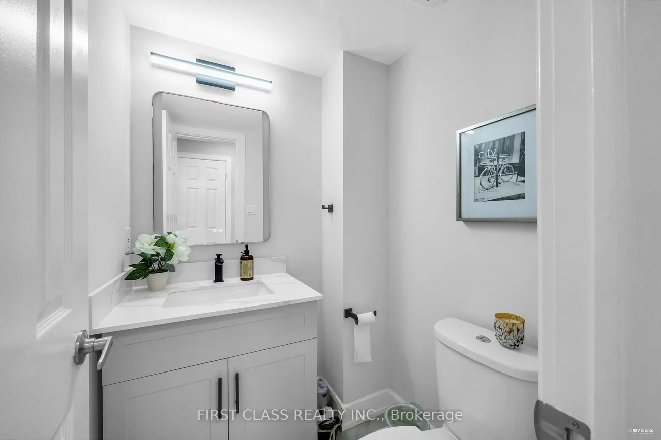 5893, Leeside, Central Erin Mills, Mississauga