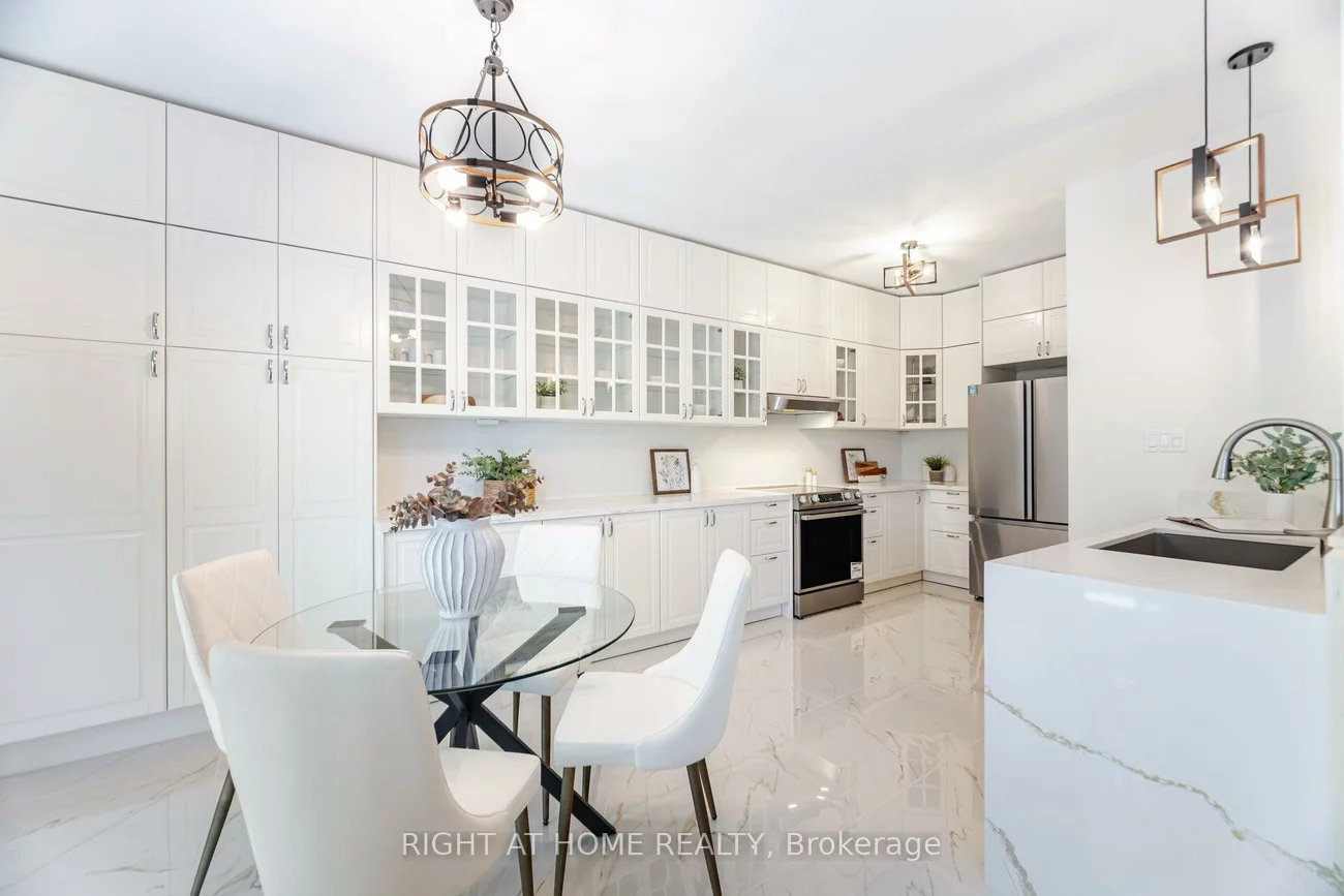 514, Huntington Ridge, Hurontario, Mississauga