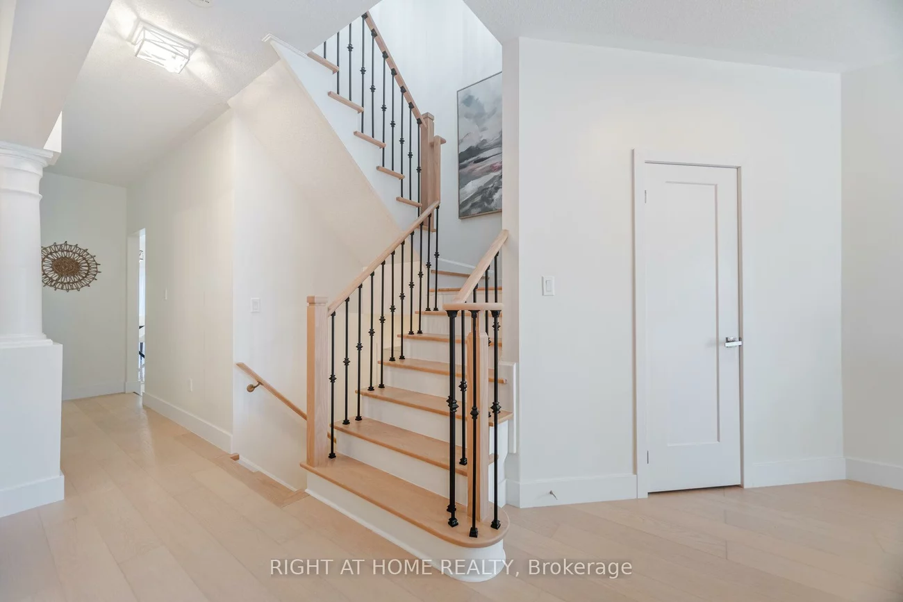 514, Huntington Ridge, Hurontario, Mississauga