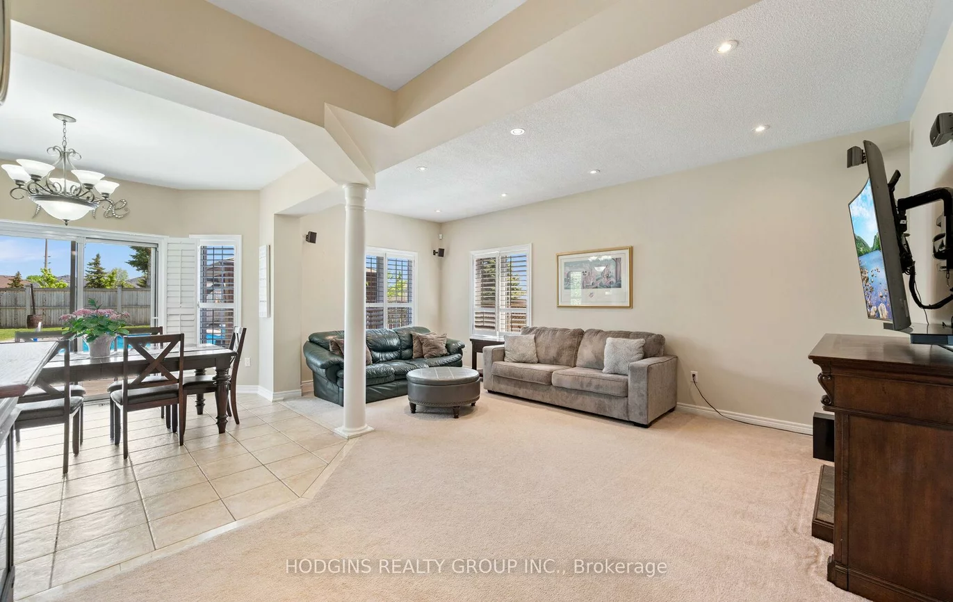 1376, Avon, Meadowvale Village, Mississauga