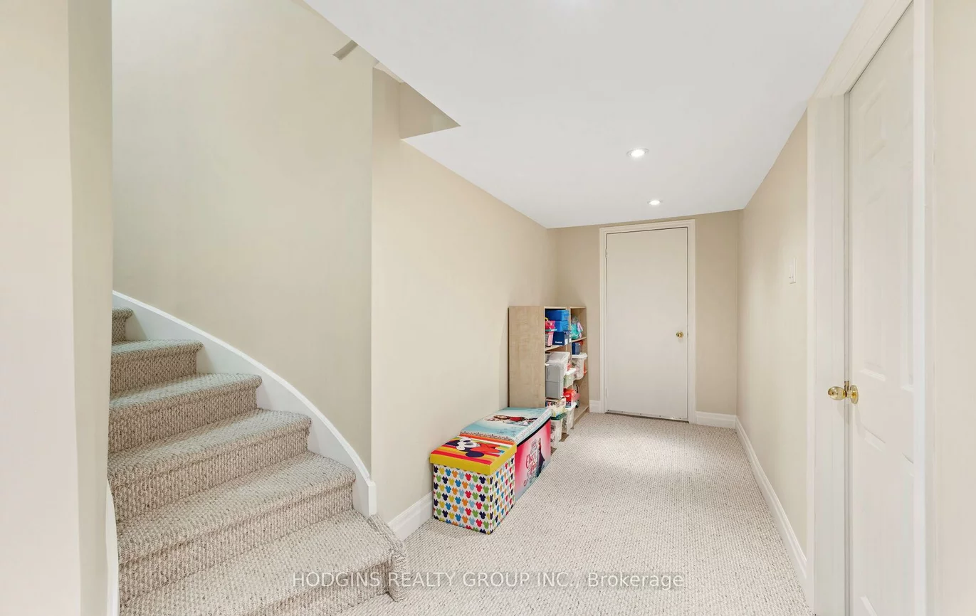 1376, Avon, Meadowvale Village, Mississauga
