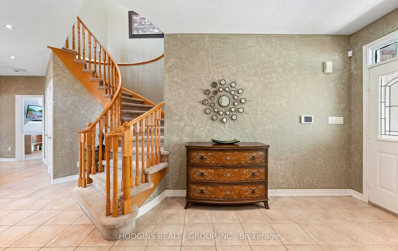 1376, Avon, Meadowvale Village, Mississauga
