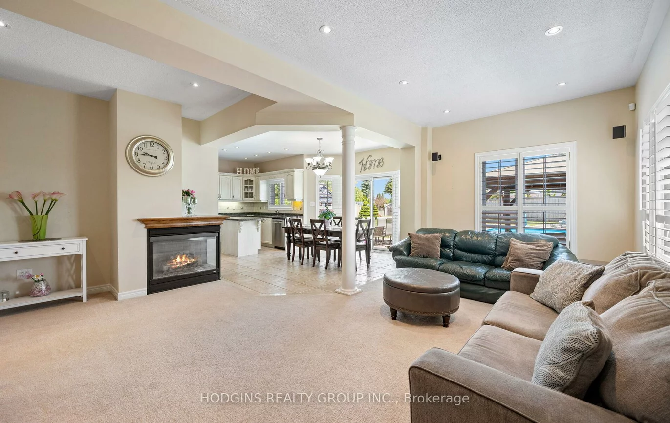 1376, Avon, Meadowvale Village, Mississauga