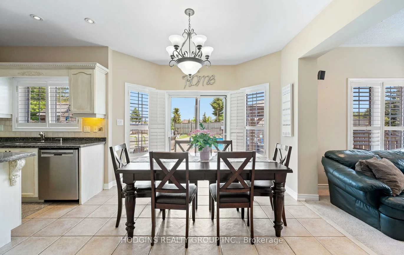 1376, Avon, Meadowvale Village, Mississauga