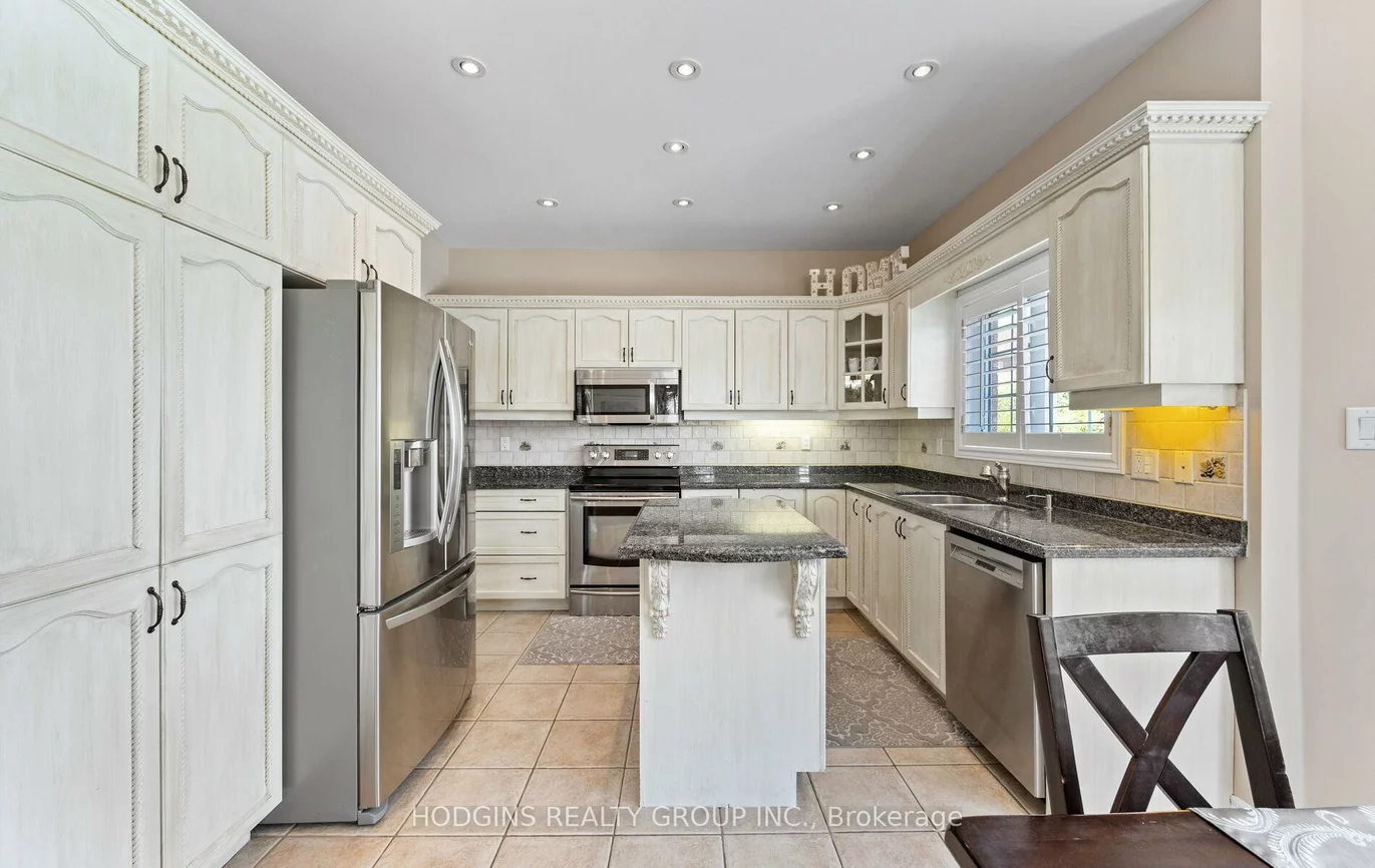 1376, Avon, Meadowvale Village, Mississauga
