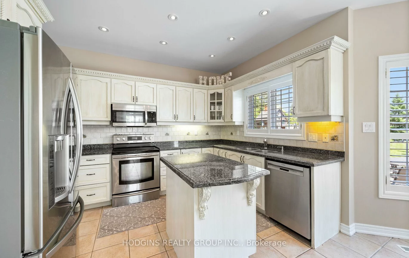 1376, Avon, Meadowvale Village, Mississauga