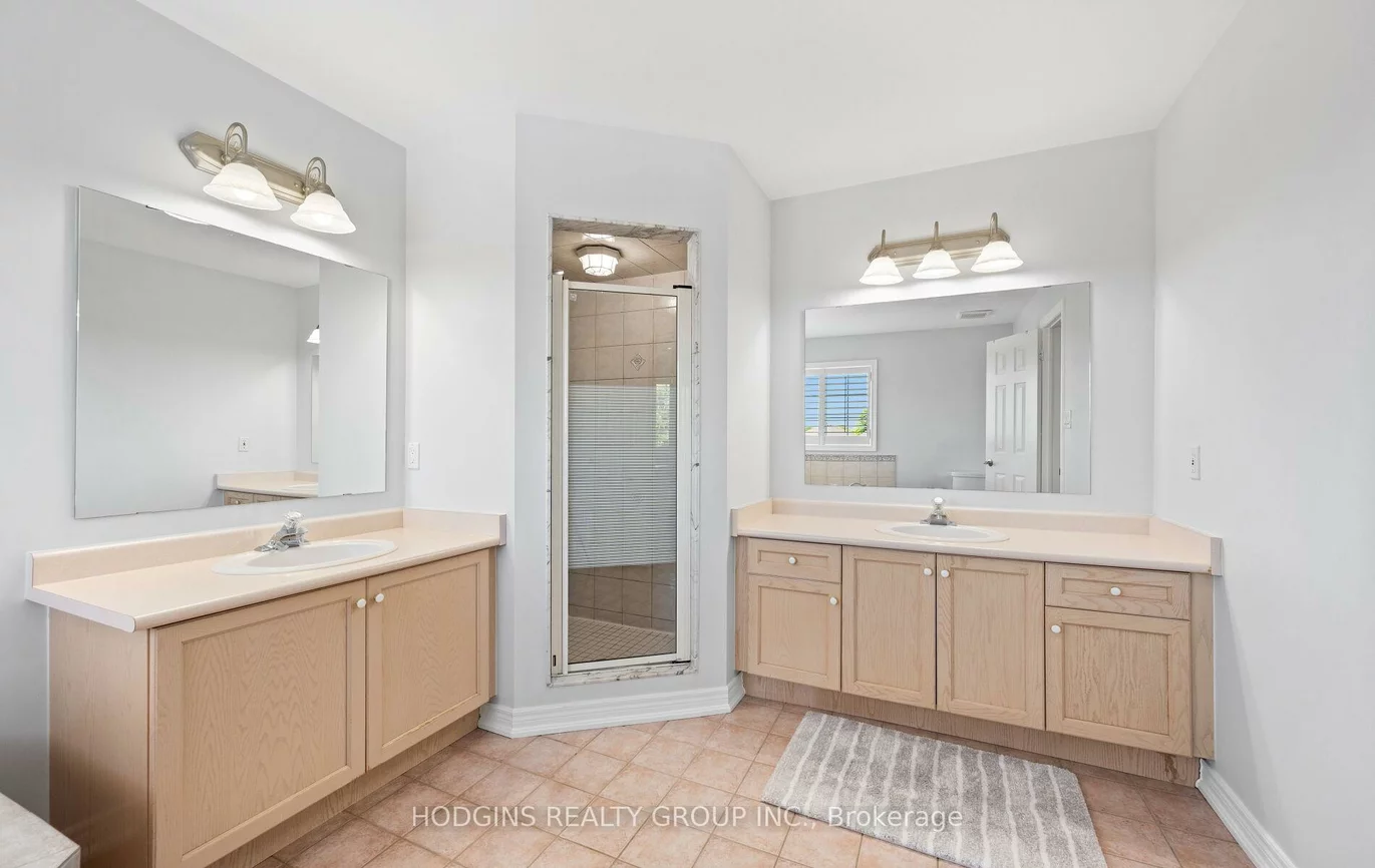 1376, Avon, Meadowvale Village, Mississauga