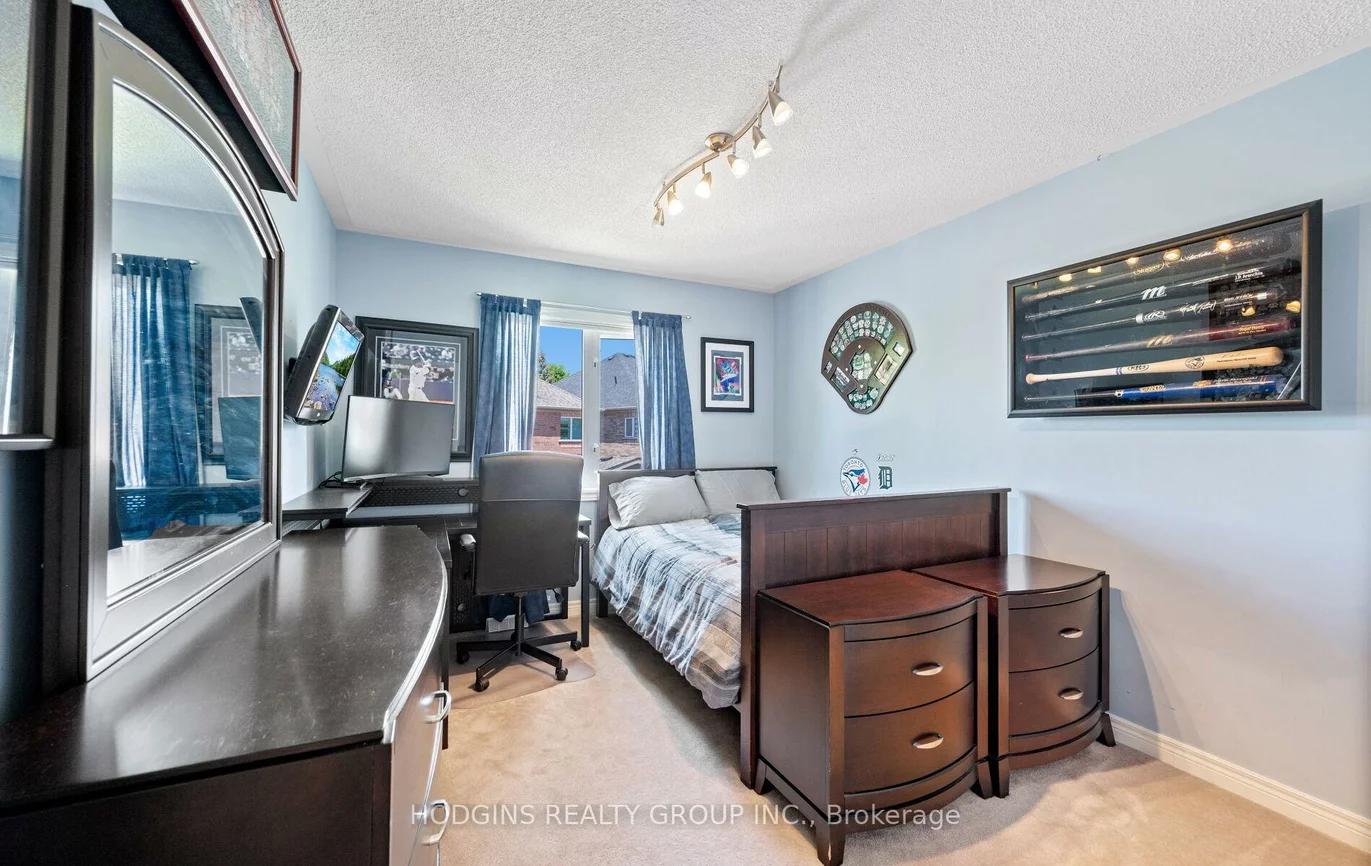 1376, Avon, Meadowvale Village, Mississauga