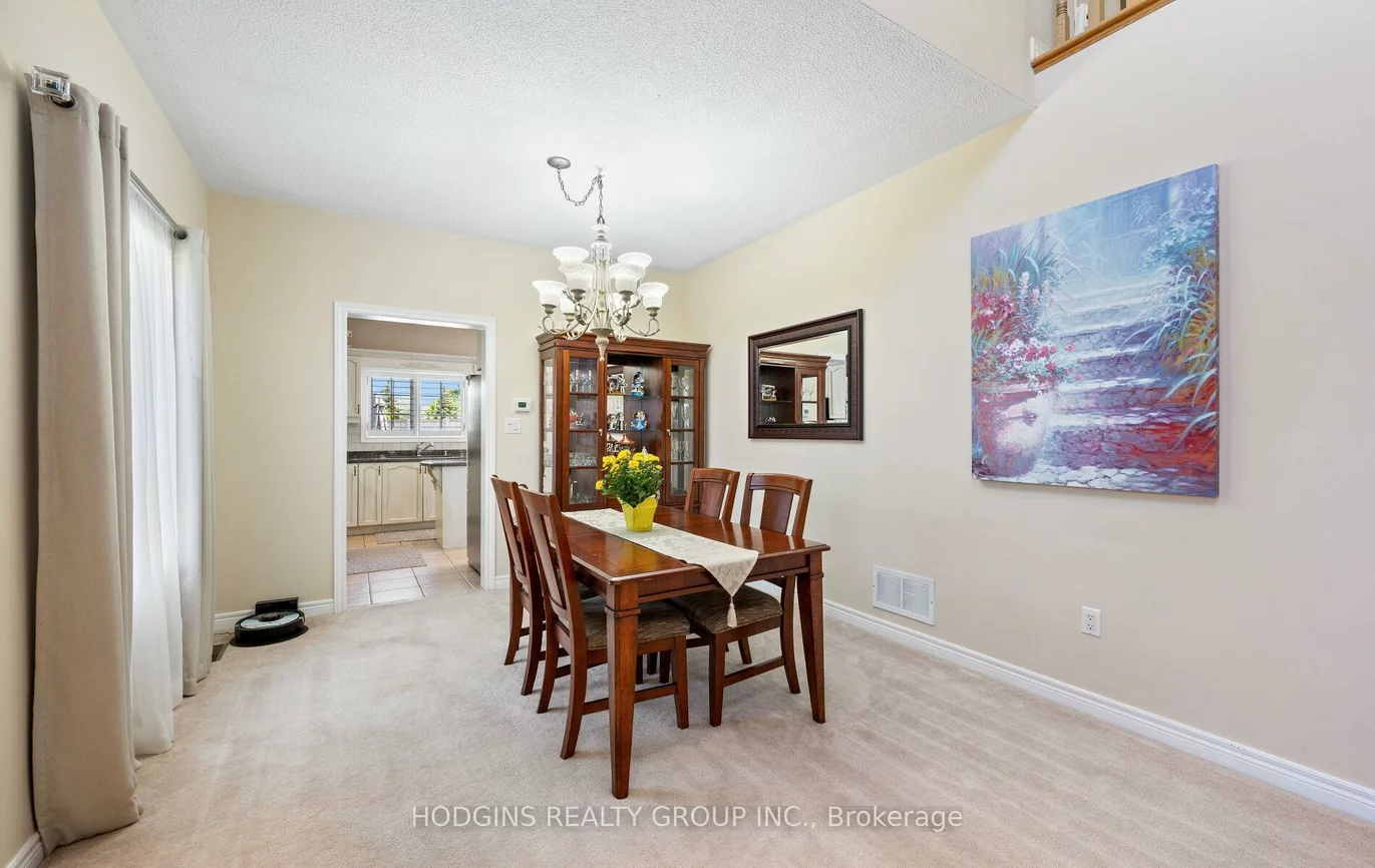 1376, Avon, Meadowvale Village, Mississauga