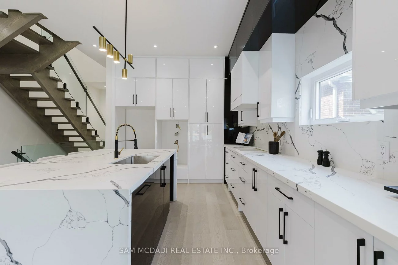 23B, Maple, Port Credit, Mississauga