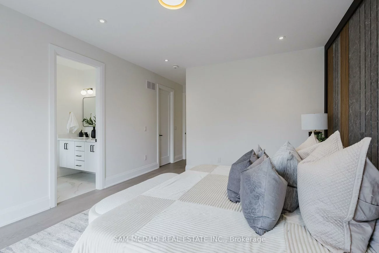 23B, Maple, Port Credit, Mississauga