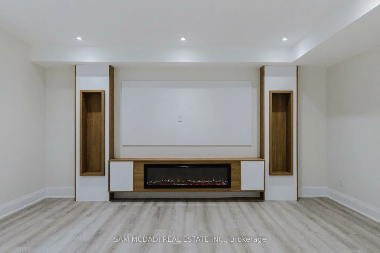 23B, Maple, Port Credit, Mississauga