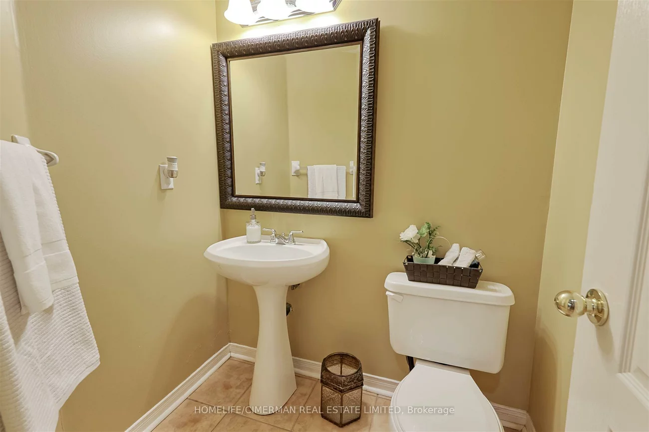 887, Golden Farmer, Meadowvale Village, Mississauga