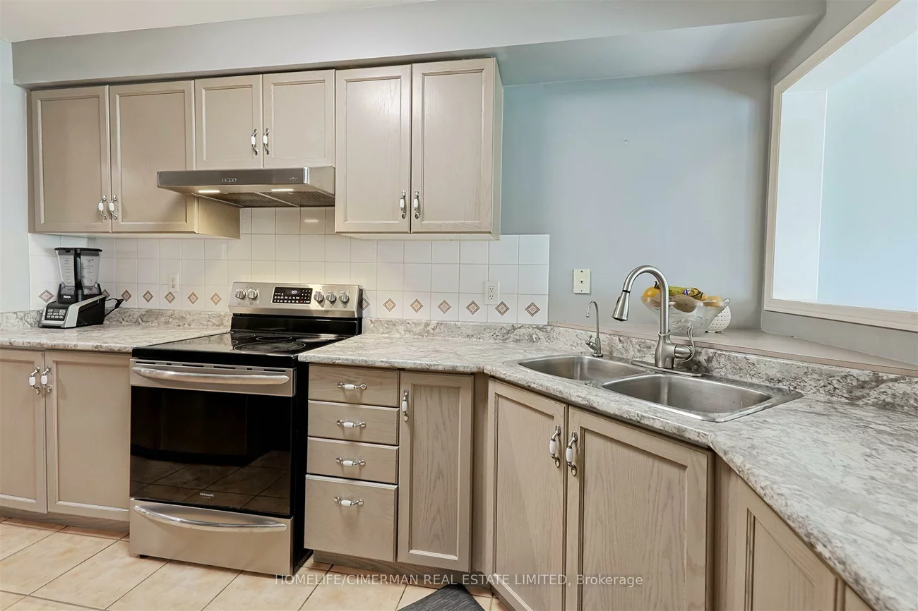 887, Golden Farmer, Meadowvale Village, Mississauga