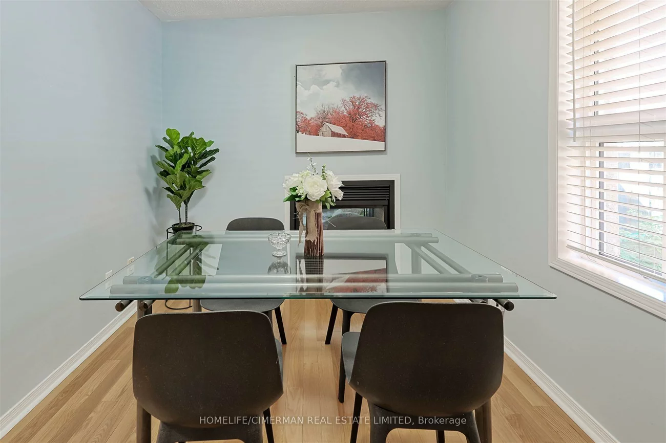 887, Golden Farmer, Meadowvale Village, Mississauga