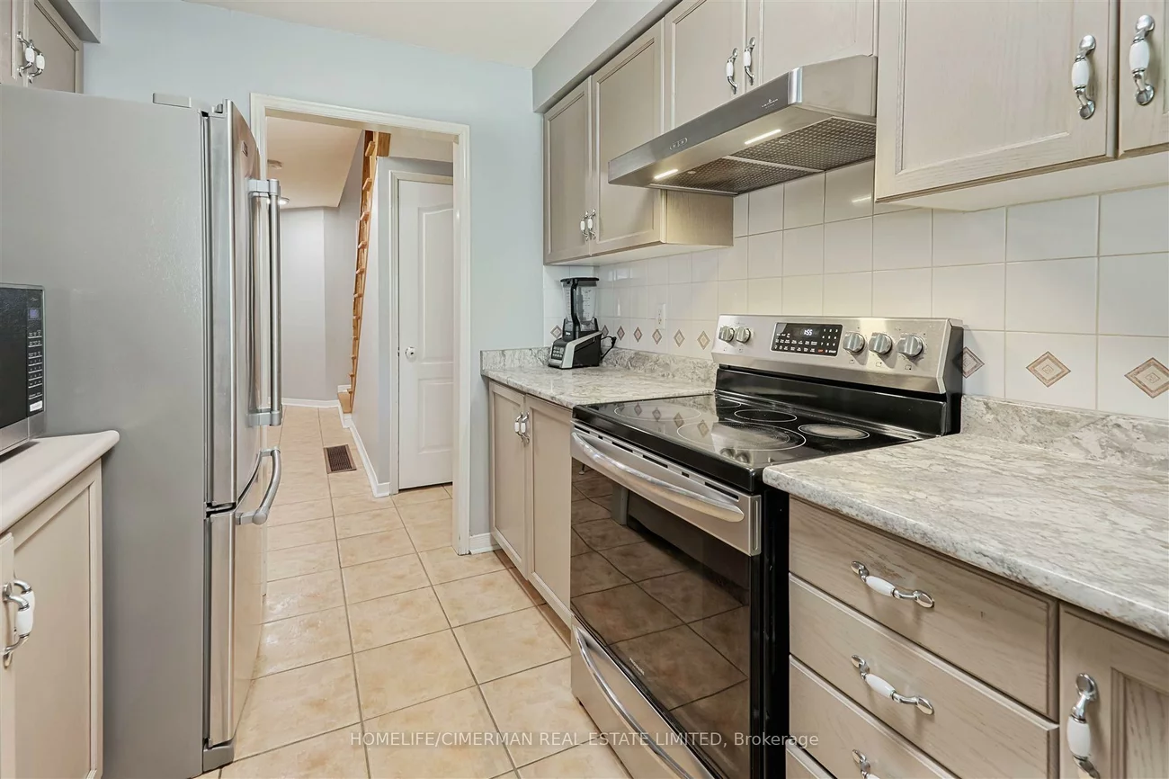 887, Golden Farmer, Meadowvale Village, Mississauga