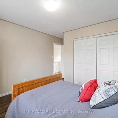 7174, Upton, Meadowvale Village, Mississauga