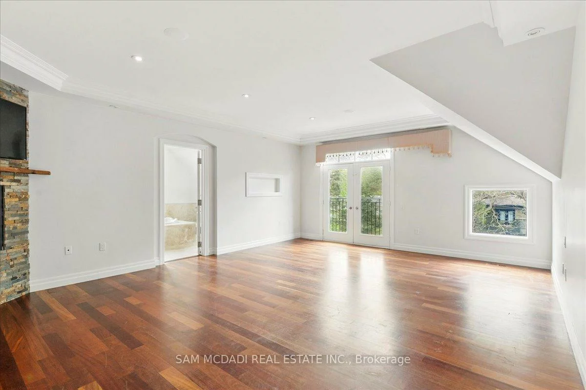 955, Albertson, Lorne Park, Mississauga