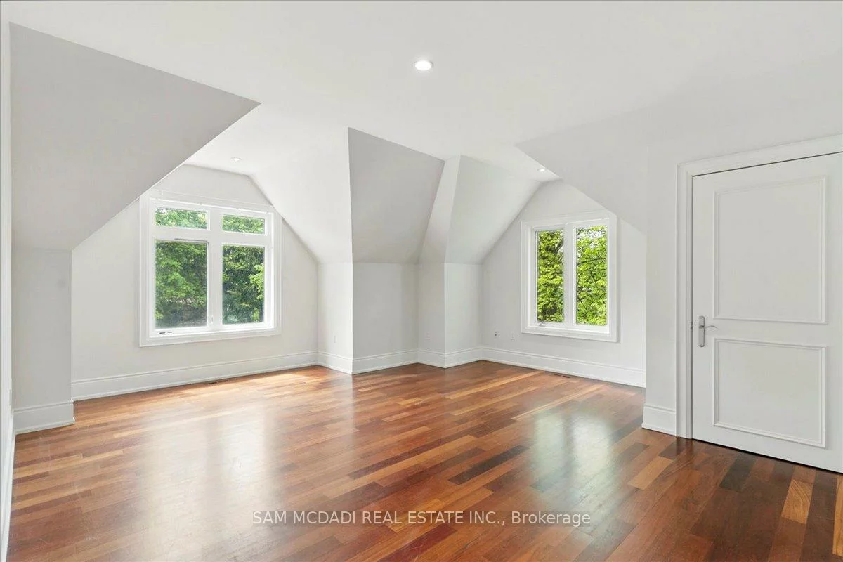 955, Albertson, Lorne Park, Mississauga