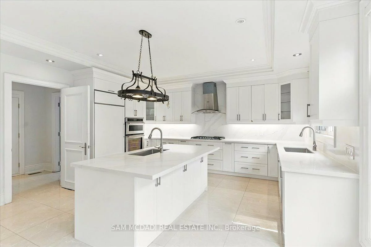 955, Albertson, Lorne Park, Mississauga