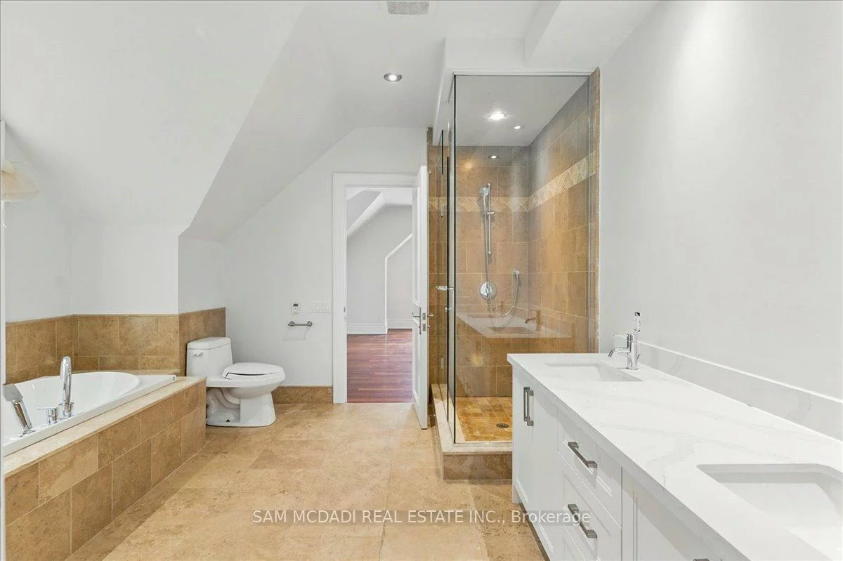 955, Albertson, Lorne Park, Mississauga