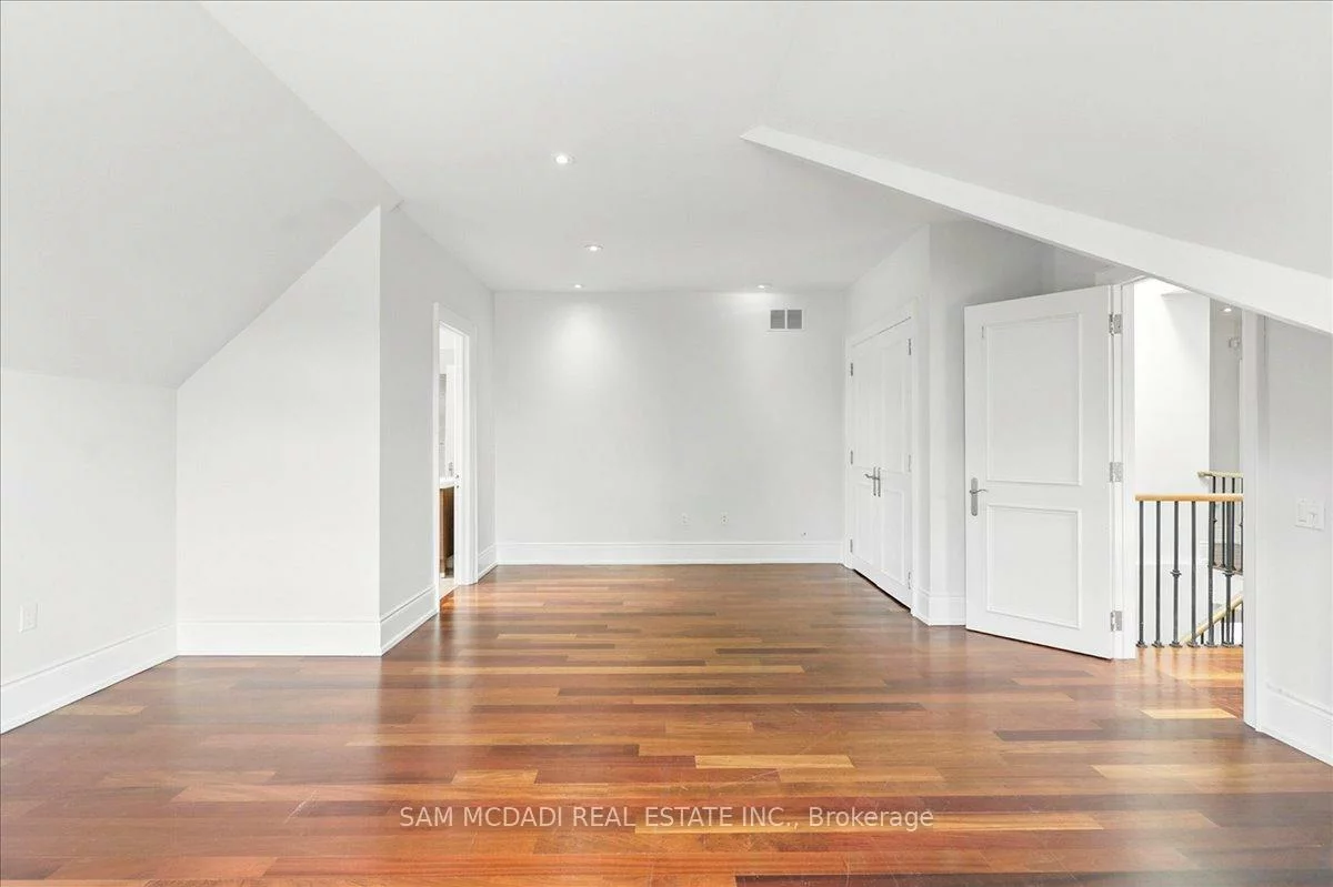 955, Albertson, Lorne Park, Mississauga