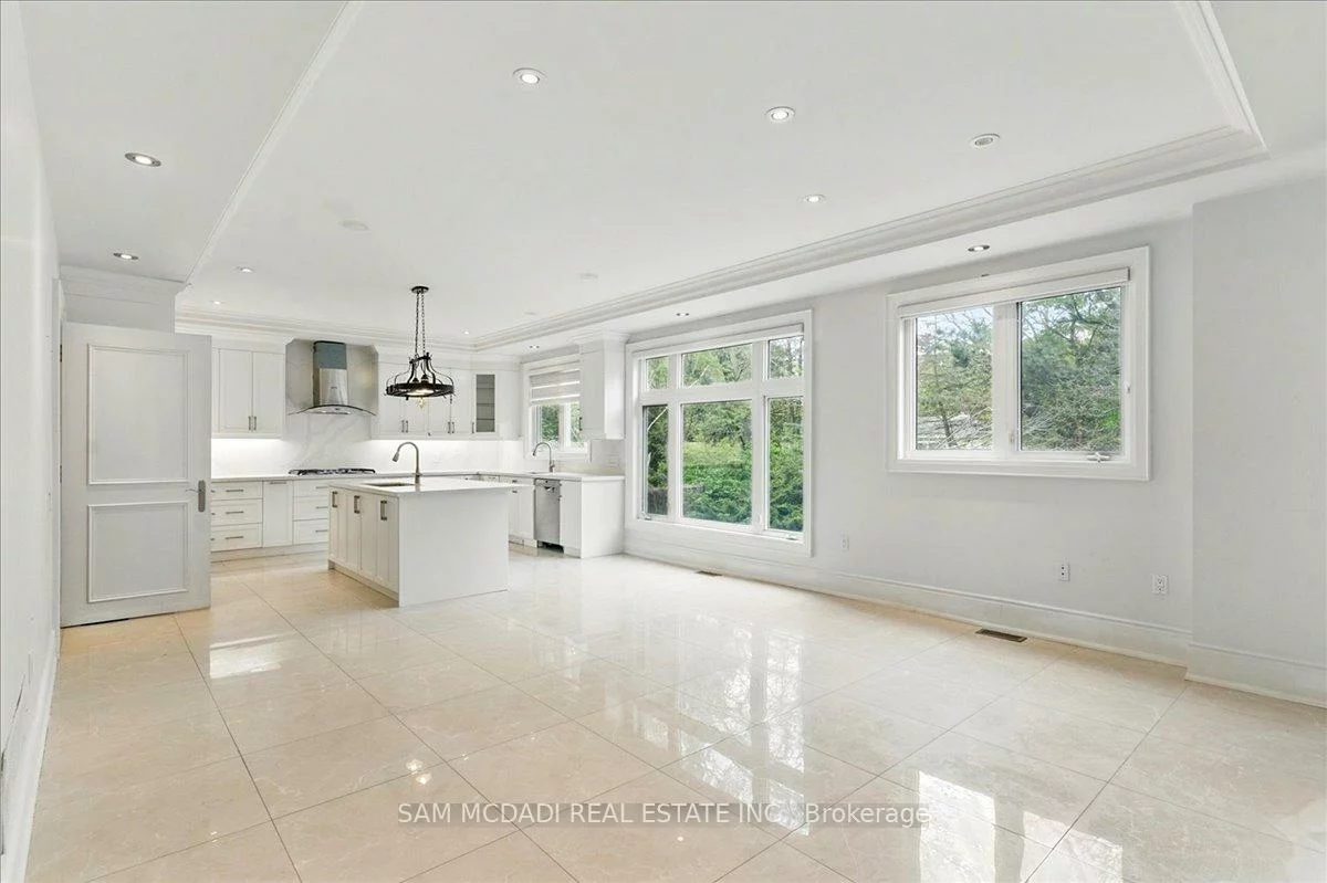 955, Albertson, Lorne Park, Mississauga