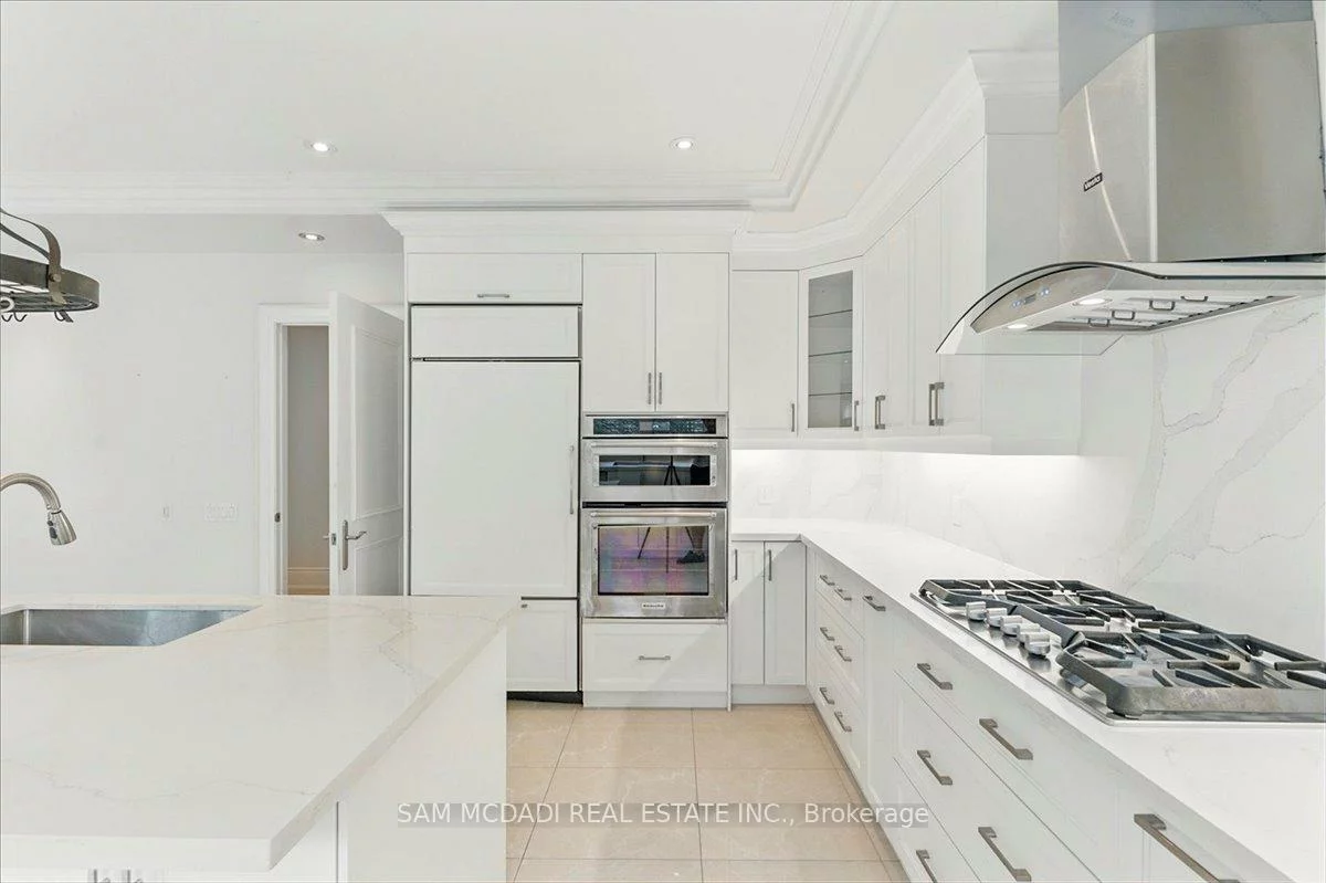 955, Albertson, Lorne Park, Mississauga