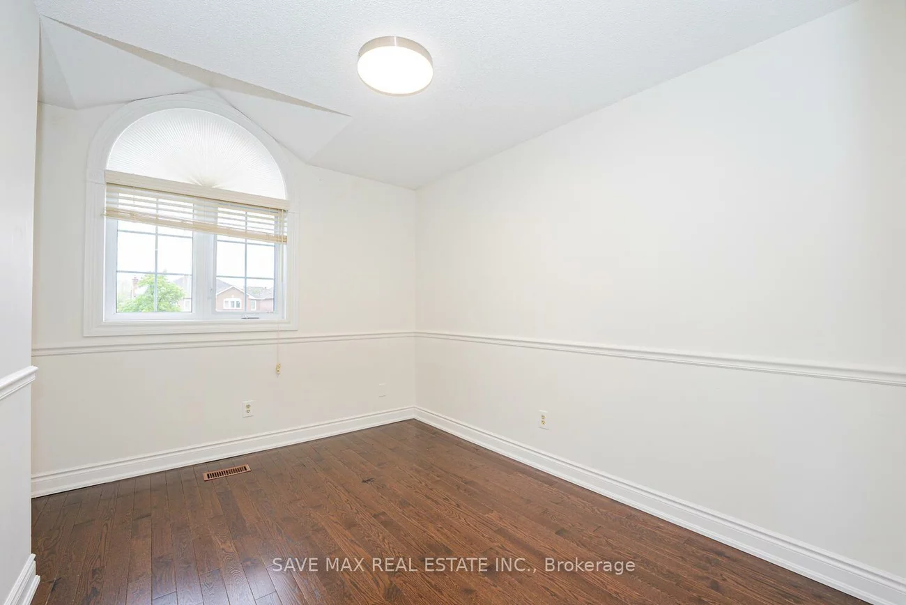 945, AppleCroft, East Credit, Mississauga