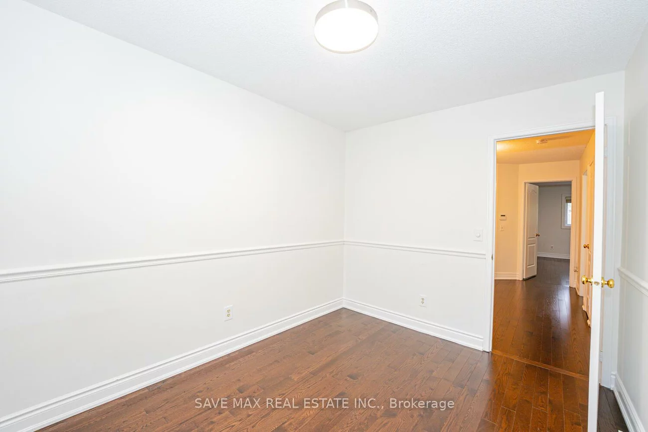 945, AppleCroft, East Credit, Mississauga