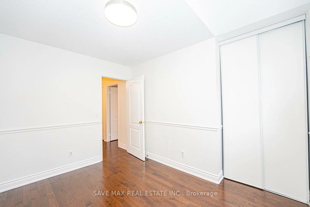 945, AppleCroft, East Credit, Mississauga