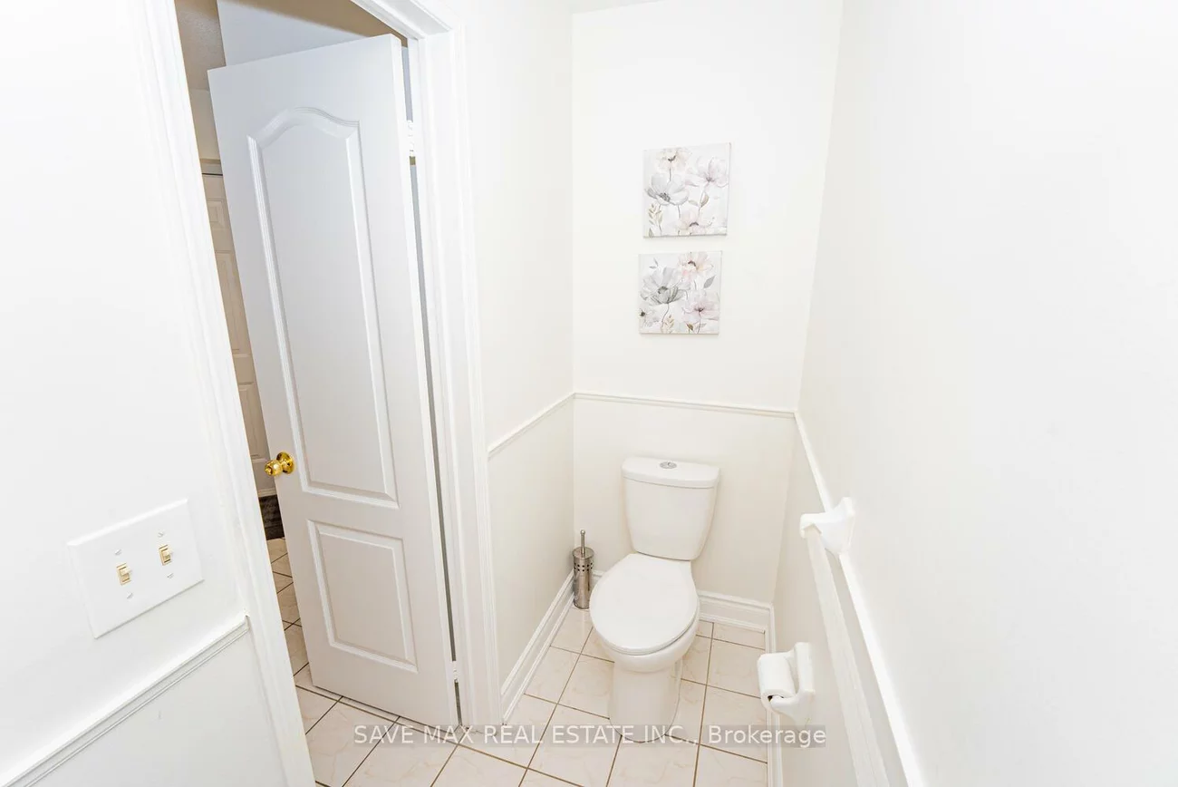 945, AppleCroft, East Credit, Mississauga