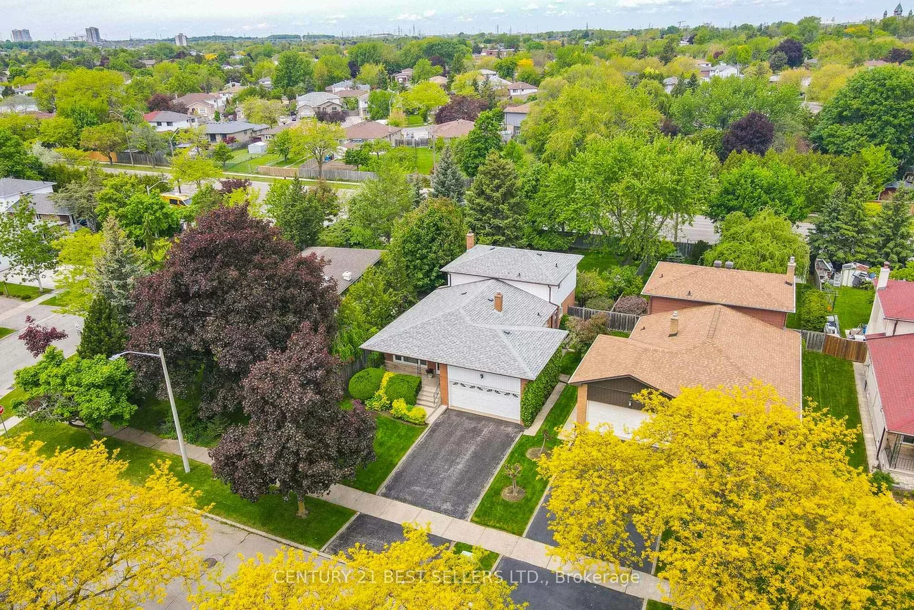 3403, Juanita, Mississauga Valleys, Mississauga