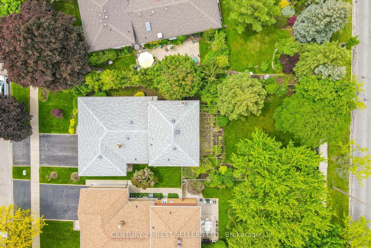 3403, Juanita, Mississauga Valleys, Mississauga