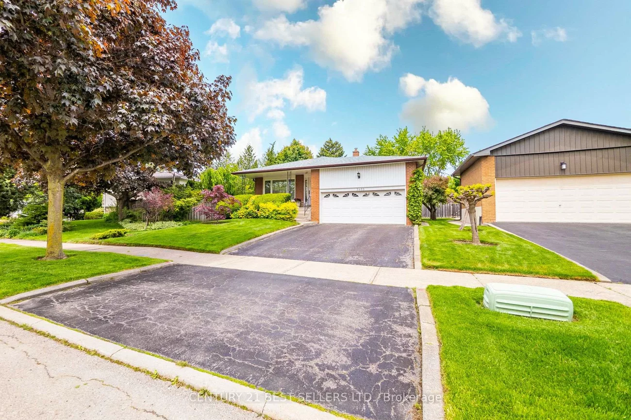 3403, Juanita, Mississauga Valleys, Mississauga