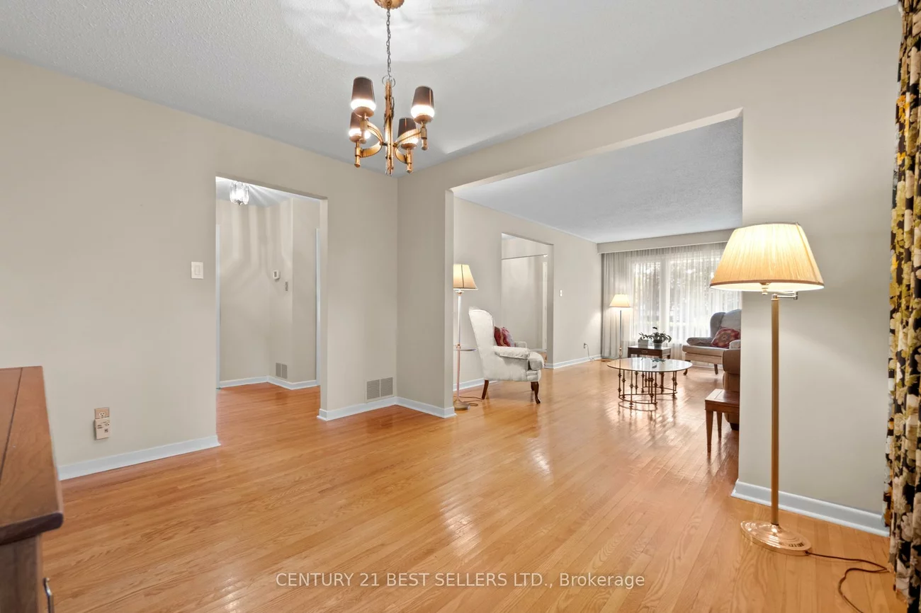 3403, Juanita, Mississauga Valleys, Mississauga