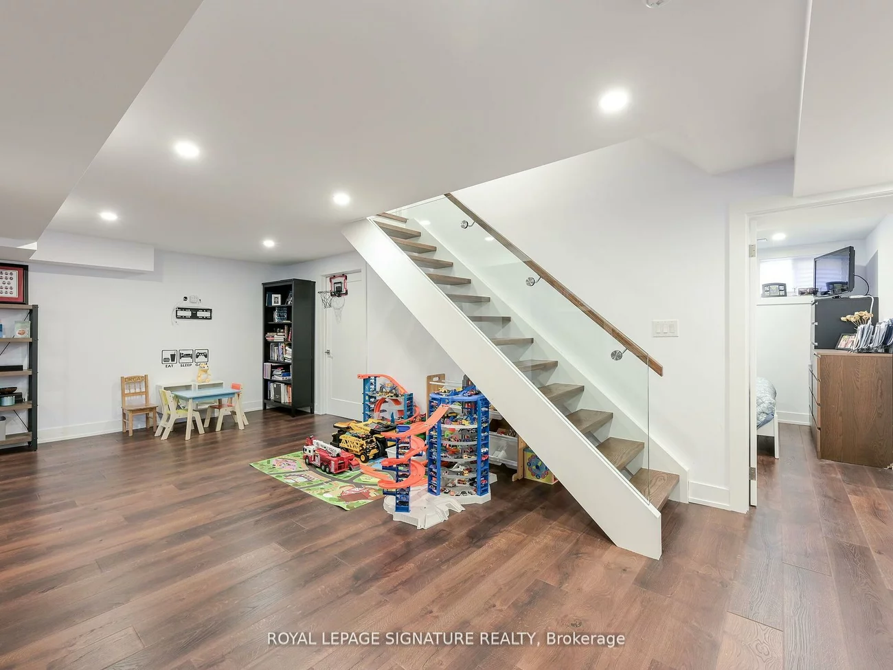 281, McGill, Cooksville, Mississauga