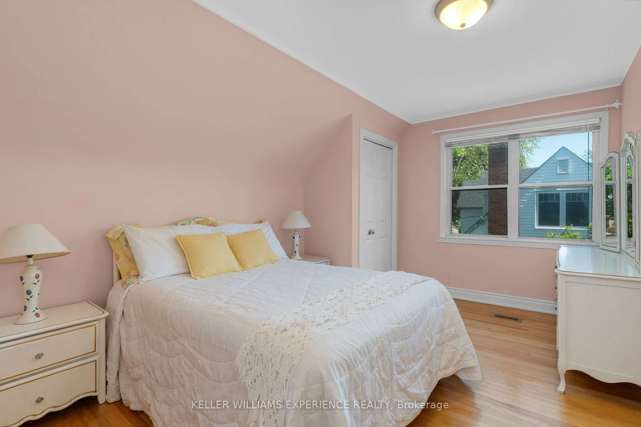1202, Greening, Lakeview, Mississauga