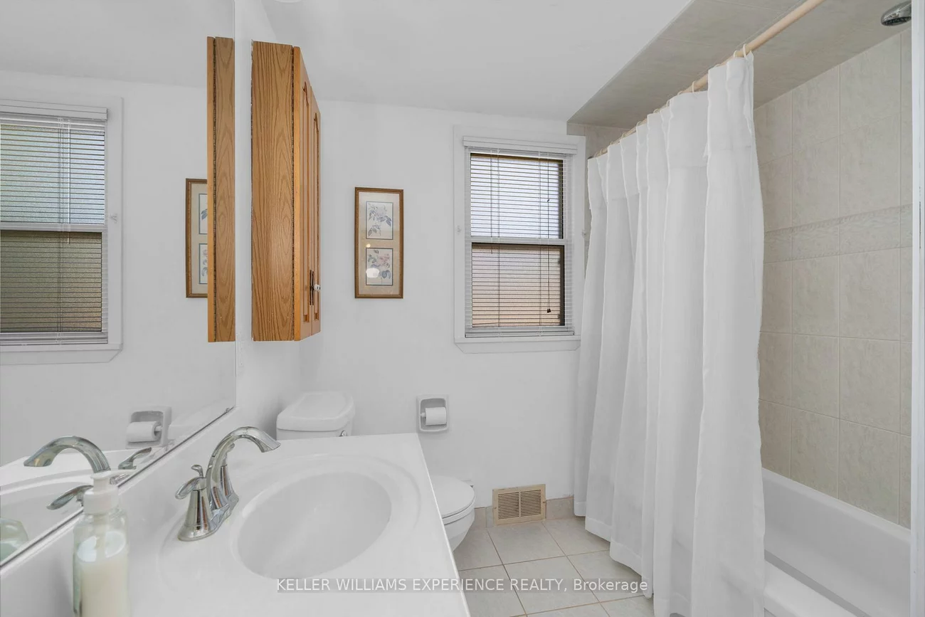 1202, Greening, Lakeview, Mississauga