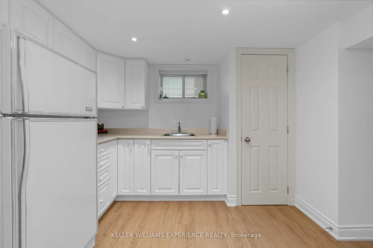 1202, Greening, Lakeview, Mississauga