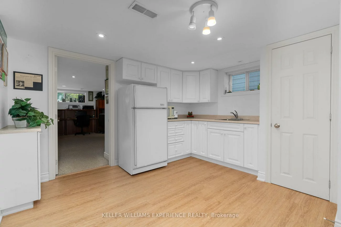 1202, Greening, Lakeview, Mississauga