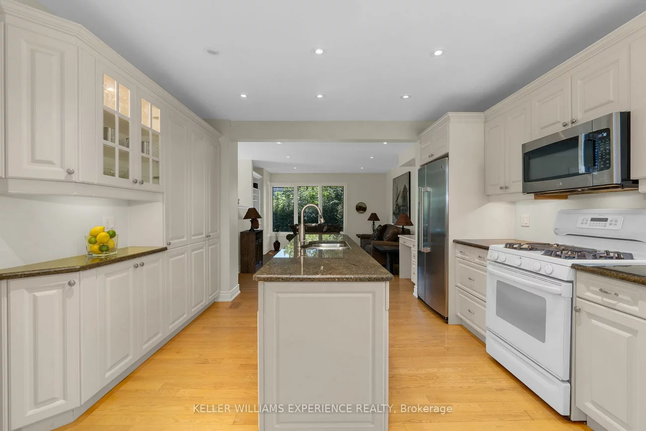 1202, Greening, Lakeview, Mississauga