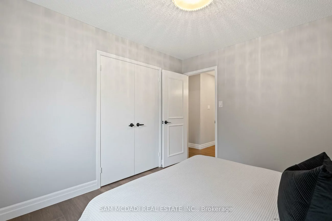 2535, Robin, Sheridan, Mississauga